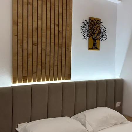 Amis Boutique Szálloda *