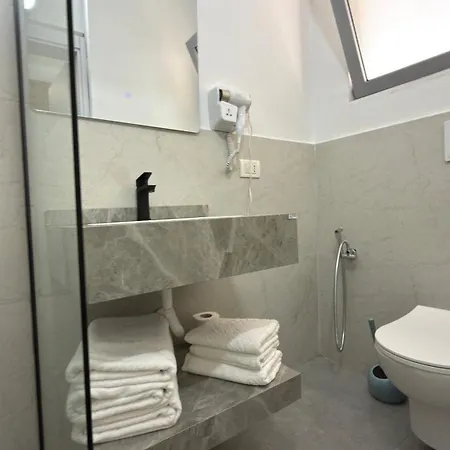 Otel Amis Boutique